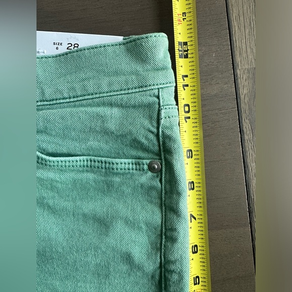 LOFT NWT Green Denim shorts ☘️🍀 Size 28/6 - Picture 5 of 8